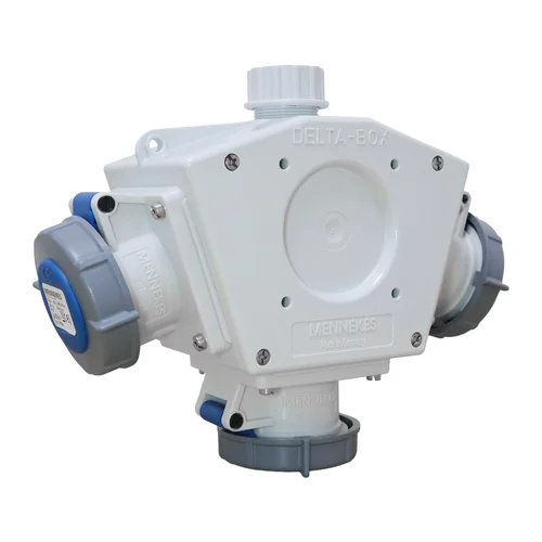 Toma Triple Aéreo Deltabox Mennekes 16A 2P+T 250V IP67